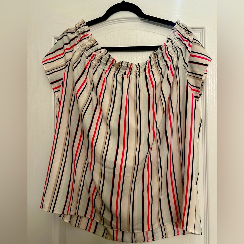 White House Black Market XL off the shoulder short sleeve blouse